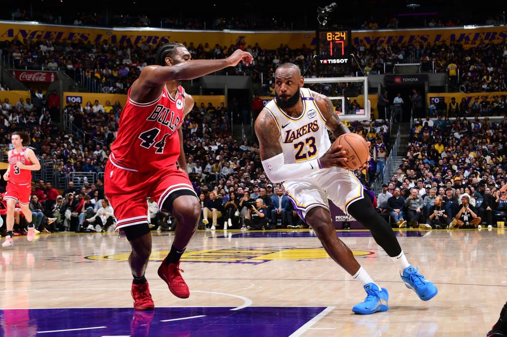 野也频频让 野也频频让