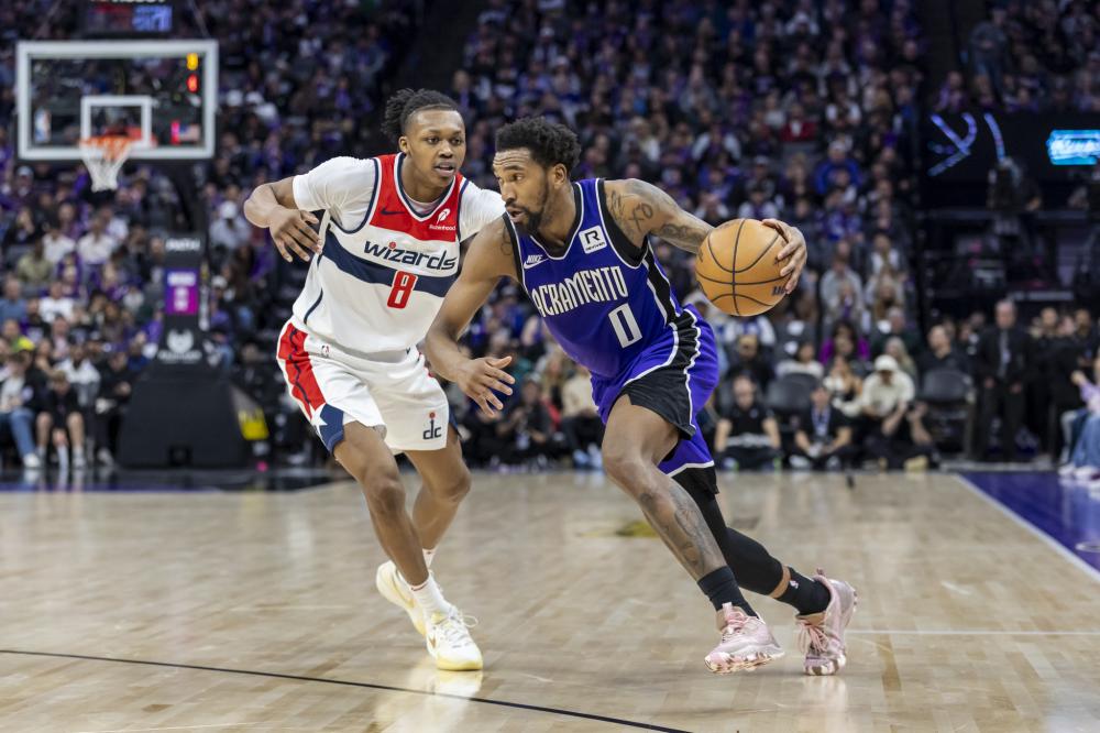 展示了足球 展示了足球